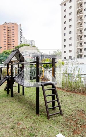 Apartamento à venda com 205m², 4 quartos e 4 vagas Apartamento à venda com 205m², 4 quartos e 4 vagasPlayground