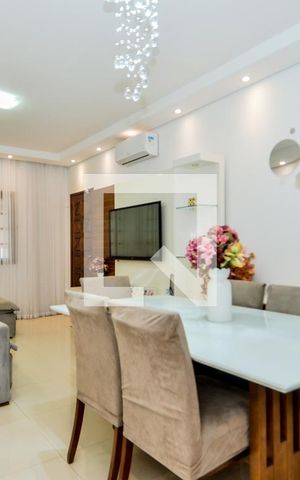 Casa à venda com 200m², 3 quartos e 4 vagasSala