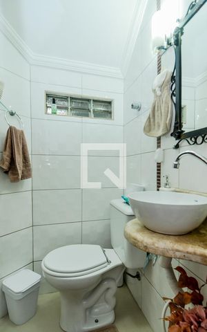 Casa à venda com 200m², 3 quartos e 4 vagasLavabo 