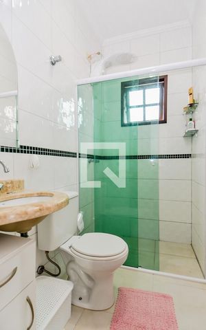 Casa à venda com 200m², 3 quartos e 4 vagasBanheiro da Suíte 1