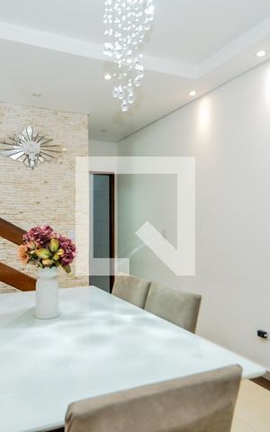 Casa à venda com 200m², 3 quartos e 4 vagasSala