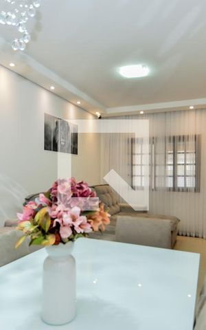 Casa à venda com 200m², 3 quartos e 4 vagasSala