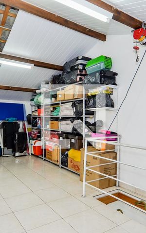 Casa à venda com 200m², 3 quartos e 4 vagasSótão 