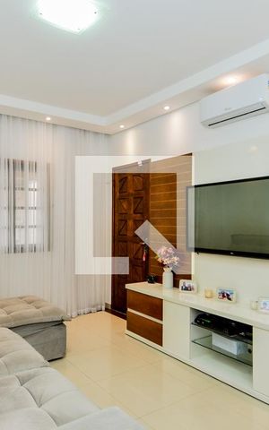 Casa à venda com 200m², 3 quartos e 4 vagasSala
