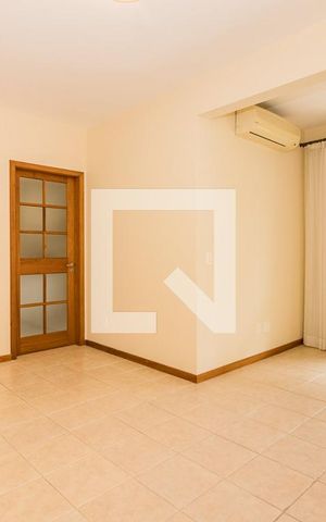 Apartamento à venda com 90m², 3 quartos e 2 vagas Apartamento à venda com 90m², 3 quartos e 2 vagasSala