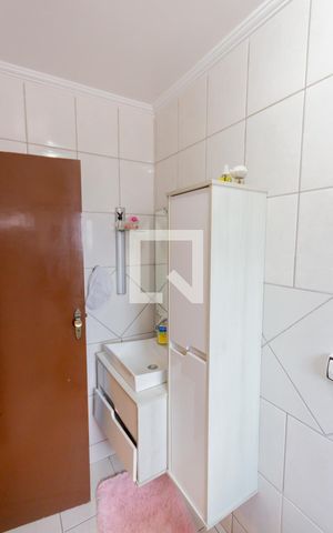 Casa à venda com 170m², 3 quartos e 3 vagas Casa à venda com 170m², 3 quartos e 3 vagasBanheiro da Suíte