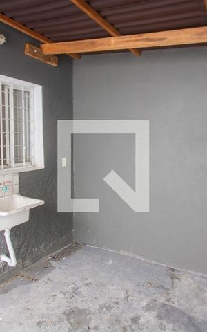 Casa para alugar com 80m², 2 quartos e sem vagaÁrea de Serviço