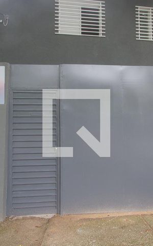 Casa para alugar com 80m², 2 quartos e sem vagaFachada