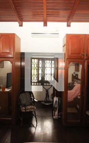 Casa à venda com 254m², 4 quartos e 5 vagas Casa à venda com 254m², 4 quartos e 5 vagasQuarto Suíte
