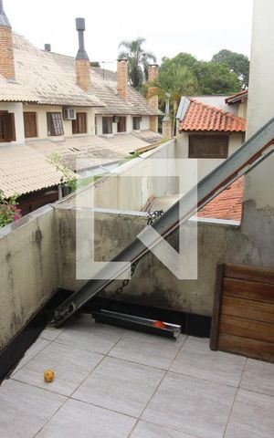 Casa à venda com 254m², 4 quartos e 5 vagas Casa à venda com 254m², 4 quartos e 5 vagasSacada do Quarto 2