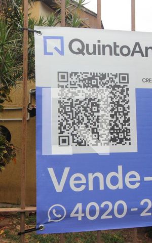 Casa à venda com 254m², 4 quartos e 5 vagas Casa à venda com 254m², 4 quartos e 5 vagasFachada