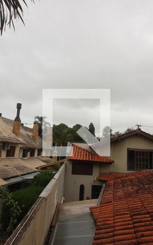Casa à venda com 254m², 4 quartos e 5 vagas Casa à venda com 254m², 4 quartos e 5 vagasvista da Sacada