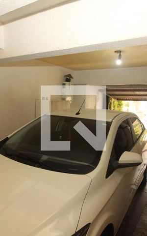Casa à venda com 254m², 4 quartos e 5 vagas Casa à venda com 254m², 4 quartos e 5 vagasGaragem