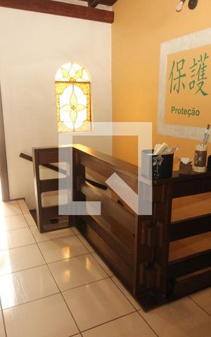 Casa à venda com 254m², 4 quartos e 5 vagas Casa à venda com 254m², 4 quartos e 5 vagasHall