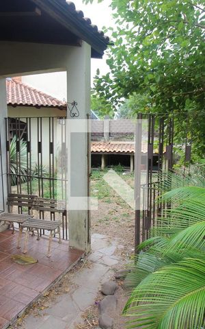 Casa à venda com 254m², 4 quartos e 5 vagas Casa à venda com 254m², 4 quartos e 5 vagasJardim