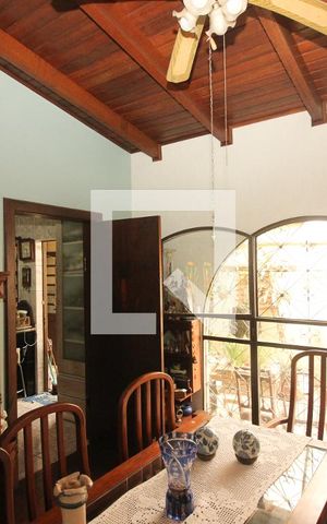Casa à venda com 254m², 4 quartos e 5 vagas Casa à venda com 254m², 4 quartos e 5 vagasSala de Jantar