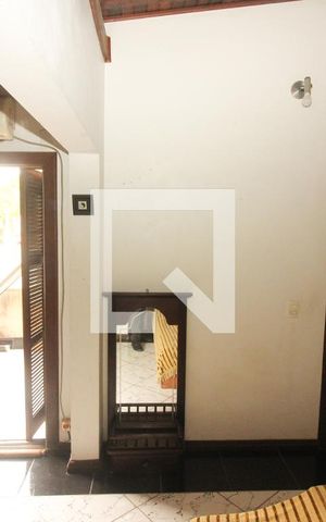 Casa à venda com 254m², 4 quartos e 5 vagas Casa à venda com 254m², 4 quartos e 5 vagasQuarto 2