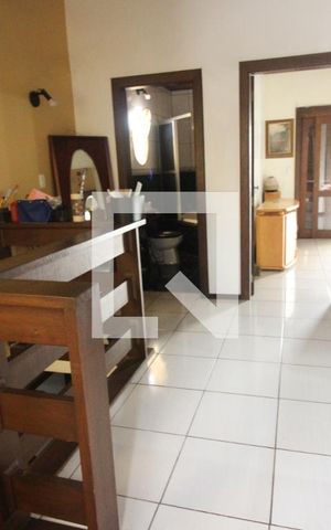 Casa à venda com 254m², 4 quartos e 5 vagas Casa à venda com 254m², 4 quartos e 5 vagasHall