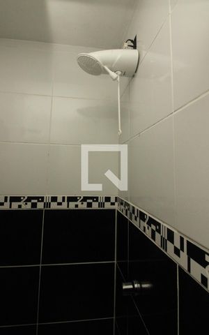 Casa à venda com 254m², 4 quartos e 5 vagas Casa à venda com 254m², 4 quartos e 5 vagasBanheiro 1
