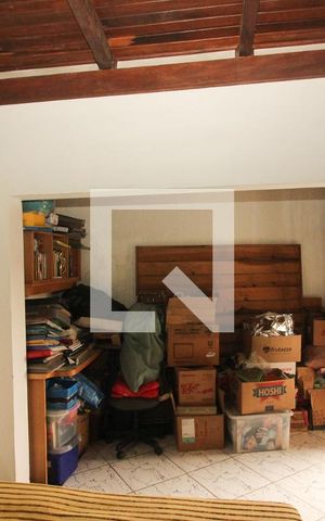 Casa à venda com 254m², 4 quartos e 5 vagas Casa à venda com 254m², 4 quartos e 5 vagasQuarto 2