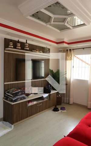 Casa para alugar com 34m², 3 quartos e 3 vagasSala