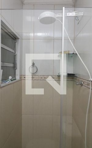 Casa para alugar com 34m², 3 quartos e 3 vagasBanheiro