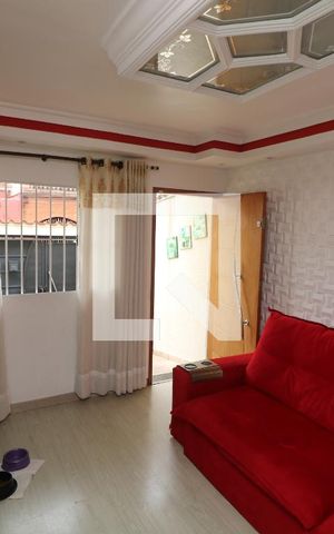Casa para alugar com 34m², 3 quartos e 3 vagasSala