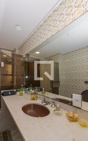 Apartamento à venda com 170m², 3 quartos e 1 vaga Apartamento à venda com 170m², 3 quartos e 1 vagaBanheiro