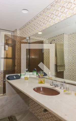 Apartamento à venda com 170m², 3 quartos e 1 vaga Apartamento à venda com 170m², 3 quartos e 1 vagaBanheiro