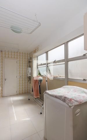 Apartamento à venda com 170m², 3 quartos e 1 vaga Apartamento à venda com 170m², 3 quartos e 1 vagaÁrea de Serviço