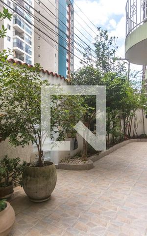 Casa à venda com 237m², 4 quartos e 4 vagas Casa à venda com 237m², 4 quartos e 4 vagasQuintal