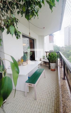 Apartamento à venda com 165m², 3 quartos e 3 vagas Apartamento à venda com 165m², 3 quartos e 3 vagasVaranda da Sala