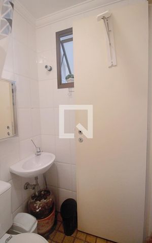 Apartamento à venda com 165m², 3 quartos e 3 vagas Apartamento à venda com 165m², 3 quartos e 3 vagasBanheiro da Suíte 1