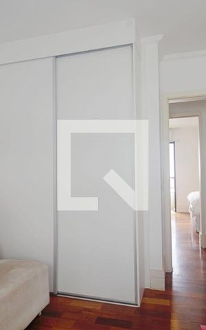 Apartamento à venda com 165m², 3 quartos e 3 vagas Apartamento à venda com 165m², 3 quartos e 3 vagasSuíte 1