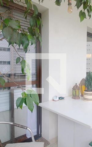 Apartamento à venda com 165m², 3 quartos e 3 vagas Apartamento à venda com 165m², 3 quartos e 3 vagasVaranda da Sala