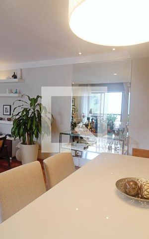 Apartamento à venda com 165m², 3 quartos e 3 vagas Apartamento à venda com 165m², 3 quartos e 3 vagasSala