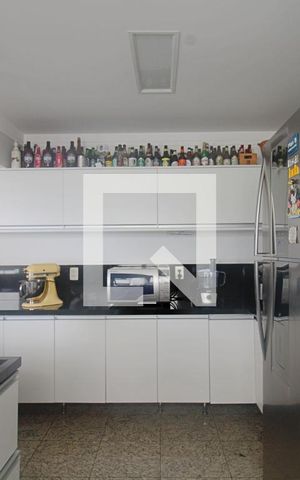 Apartamento à venda com 165m², 3 quartos e 3 vagas Apartamento à venda com 165m², 3 quartos e 3 vagasCozinha