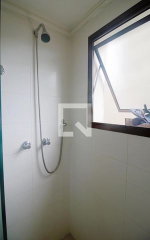 Apartamento à venda com 165m², 3 quartos e 3 vagas Apartamento à venda com 165m², 3 quartos e 3 vagasBanheiro da Suíte 1