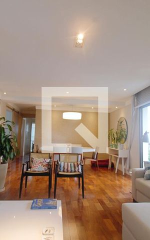 Apartamento à venda com 165m², 3 quartos e 3 vagas Apartamento à venda com 165m², 3 quartos e 3 vagasSala