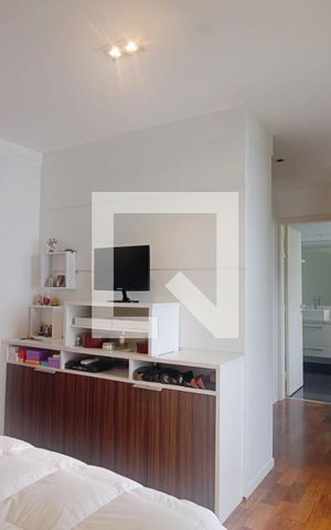Apartamento à venda com 165m², 3 quartos e 3 vagas Apartamento à venda com 165m², 3 quartos e 3 vagasSuíte 2