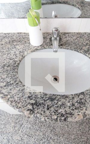 Apartamento à venda com 100m², 3 quartos e 4 vagasBanheiro da Suíte