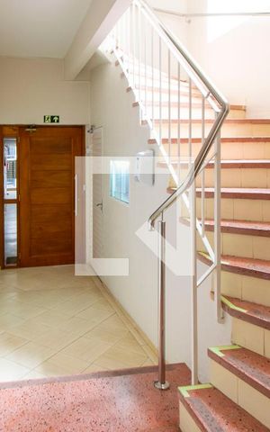Apartamento à venda com 45m², 1 quarto e sem vaga Apartamento à venda com 45m², 1 quarto e sem vagaEntrada