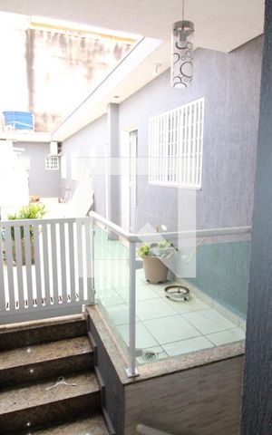 Casa à venda com 175m², 2 quartos e 2 vagasEntrada