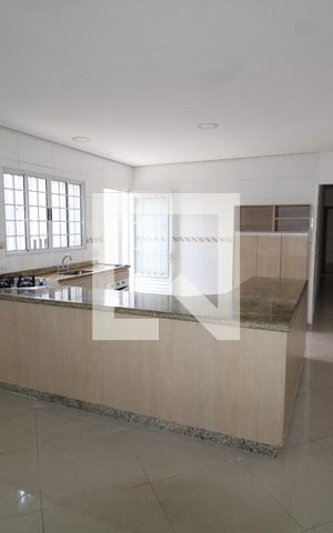 Casa à venda com 175m², 2 quartos e 2 vagasCozinha