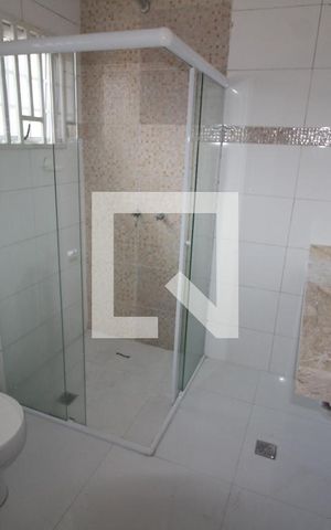 Casa à venda com 175m², 2 quartos e 2 vagasBanheiro Suite 2