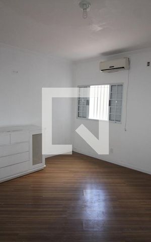 Casa à venda com 175m², 2 quartos e 2 vagasSuite 2