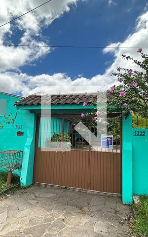 Casa à venda com 170m², 4 quartos e 2 vagasFachada