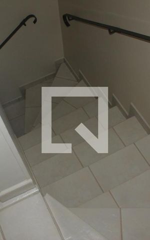 Casa à venda com 150m², 3 quartos e 2 vagasEscada