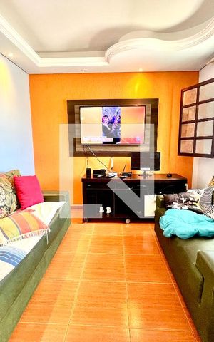 Casa à venda com 145m², 3 quartos e 2 vagas Casa à venda com 145m², 3 quartos e 2 vagasSala