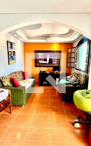 Casa à venda com 145m², 3 quartos e 2 vagas Casa à venda com 145m², 3 quartos e 2 vagasSala